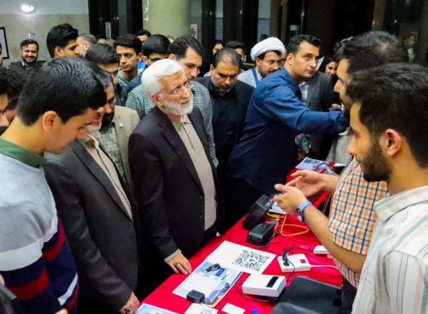 مشارکت دانشجویان آزمایشگاه کنترل دیجیتال وسیستم های  هوشمند در نمایشگاه دستاورد های دانشجویی دانشگاه خلیج  فارس و اداره کل بنادر و دریانوردی استان بوشهر
