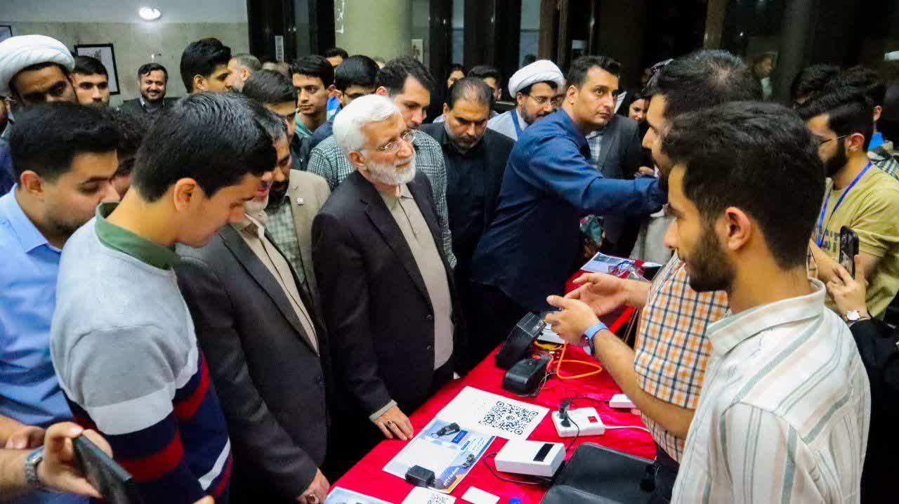 Participation of Students from the Digital Control and Intelligent Systems Laboratory in the Student Achievements Exhibition of Persian Gulf University