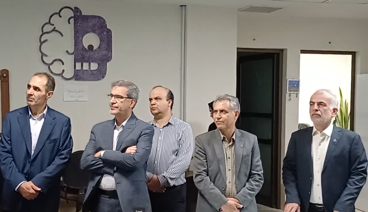 Visit of Dr. Abolfazl Vahedi, Deputy Minister of Education at the Ministry of Science, to the Digital Control Systems Laboratory